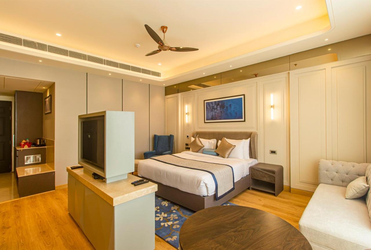 The Cove Wing Hotel Панчкула Екстериор снимка